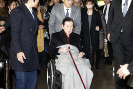 걸어서 출석 신격호 “판단력 50대 때나 차이없다”