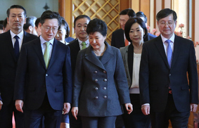 북 제재 판국에…박대통령, 6자회담 대표 교체