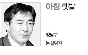 [아침 햇발] ‘박근혜 극장’은 여전히 건재하다 / 정남구