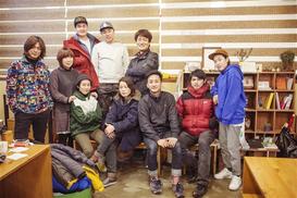 병든 세상에 맞서 싸우는 ‘자가발전’ 극단