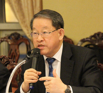“중견기업 키우면 일자리도 쉽게 늘어나”