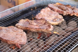 돼지고기 삼겹살 2개월새 60% 폭등…휴가때 뭘 먹나