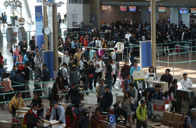 [포토] 황금연휴 시작, 붐비는 인천공항