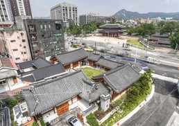 창덕궁과 맞절하는 돈화문국악당