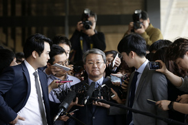 [사설 속으로] 한겨레·중앙일보, ‘정운호 게이트 법조 비리’ 사설 비교해보기