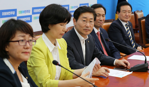 박범계 “우병우, 모멸감 덜 느껴 사표 안냈나”