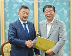 이석우 남양주시장, 몽골 ‘북극성훈장’ 받아