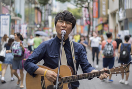 “어둡고 추운 시대일수록 더 그리운 ‘시와 꽃’ 노래해요”