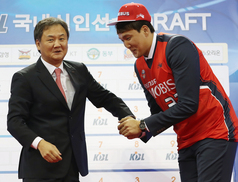 모비스 지명 이종현 “KBL 두목 잡겠다”
