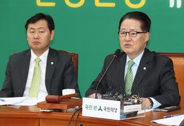 박지원 “오만방자 우병우, 국감장에서 그 낯을 보고 싶다”