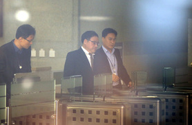 안종범 전 수석 “박 대통령 지시로 모금했다”