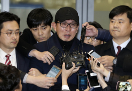 차은택, 서울중앙지검 도착…기자 질문에 “검찰서 답변” 반복 