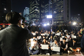 “수능 끝, 하야 시작” 고3 ‘박근혜 하야’ 촛불 들었다