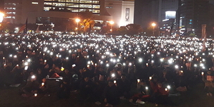 경남 창원시민 1만여명 “박근혜. 그래선 안 돼!”