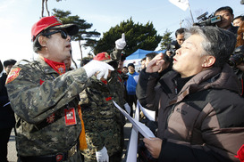 [영상] 육영수숭모제 참가자 “대통령이 뭐 그래 잘못했노”