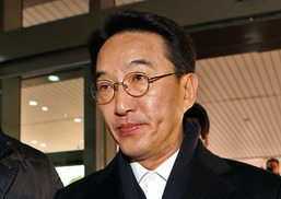 ‘엘시티 비리’ 영장에 현기환 전 수석 자해 시도