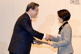 파업 이끌던 여성노조위원장에서 글로벌기업 대표로 