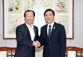 안희정 충남지사, `평창올림픽 개폐회식 때 남북 합동 문화 공연하자'