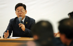 안희정 우클릭에…이재명 좌클릭 ‘맞불’ 