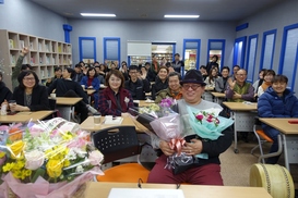 위기의 동네서점들, ‘문화사랑방’ 변신중 