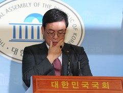 정우택 “새누리당으로 회군하겠다는 분들 있다”