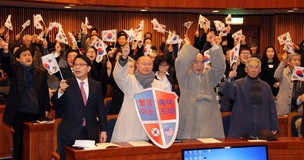 “박 대통령 잘못 없다” 보수진영 막판 반격