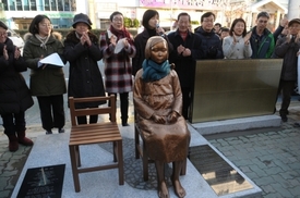 외교부, 부산 동구청에 “소녀상 이전” 공문…동구 “직접 하라” 거부