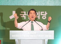 안철수 “더 좋은 정권교체”…연대론 선긋고 독자 완주 강조