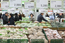 계란 값도 도시가스요금도 들썩…“당분간 물가 상승 지속”