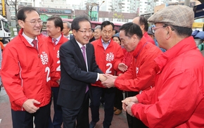 홍준표, 대학때 돼지흥분제로 ‘성폭력 모의’ 뒤늦게 밝혀져 