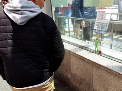 홍대에 등장한 ‘미니 환경미화원’ 왜?