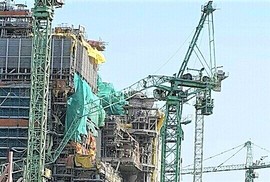 [속보] 거제 삼성중공업 타워크레인 무너져 5명 사망·25명 부상