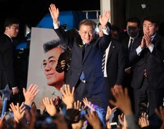 [한겨레 사설] 문재인 대통령, 국민과 함께 ‘나라다운 나라’ 만들길