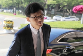 ‘돈봉투 만찬’ 합동감찰반, 참석자 전원에 “경위서 제출하라”