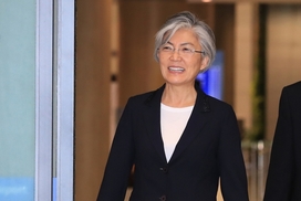 [한겨레 사설] 강경화 후보자, ‘첫 여성 외교수장’ 자격 있다