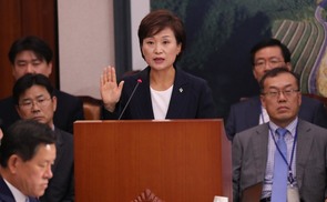 김현미 “지역·계층별 부동산 투기 억제책 내놓을 것”