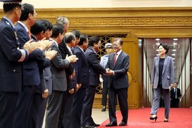 문 대통령 G20 참석 마치고 귀국…일정 없이 휴식