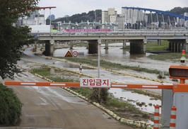 무기계약직의 비애…폭우 속 14시간 작업 ‘순직처리’ 안돼