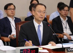 백운규 “미국 등 불합리한 수입규제, WTO 제소 검토”