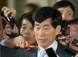 [한겨레 사설] 원세훈 ‘대선개입’ 유죄, 이젠 몸통 밝혀낼 차례다