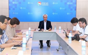 “최저임금 1만원…대기업이 이윤을 사회에 풀면 가능”