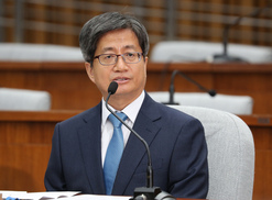 [한겨레 사설] 김명수 후보자 인준, 국회가 합리적 판단 하길