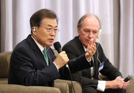 문 대통령, 미 경제인들에 “한국에 많이 투자해달라”