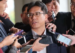 [단독] 허현준 전 행정관 “보수단체에 빡빡”한 전경련 직원 전보시켜
