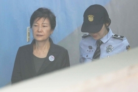 노회찬 “박근혜 인권침해? 구치소 안 고친 책임 본인한테 있어”