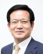 ‘국정원 정치공작’ 혐의 유성옥 경남발전연구원장 사임