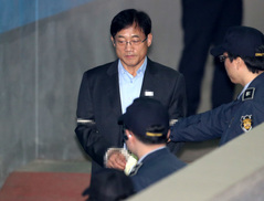 ‘뇌물받고 인사비리’ 구은수 전 서울경찰청장 구속기소