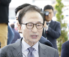 [한겨레 사설] ‘원조 국정농단’ MB 수사, 정치보복이 아니라 국민의 명령이다