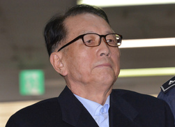 검찰, 법원에 김기춘 전 비서실장 구속영장 발부 요청