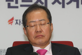 홍준표 “구멍가게 2개 합쳐도 대형마켓 안 된다”